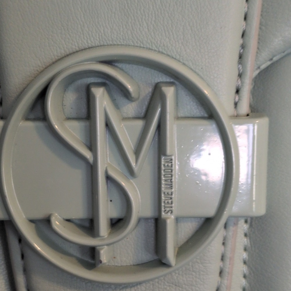Steve Madden Light Green Quilted Shoulder Bag with Detachable Strap & Silver Ha… - Picture 2 of 5